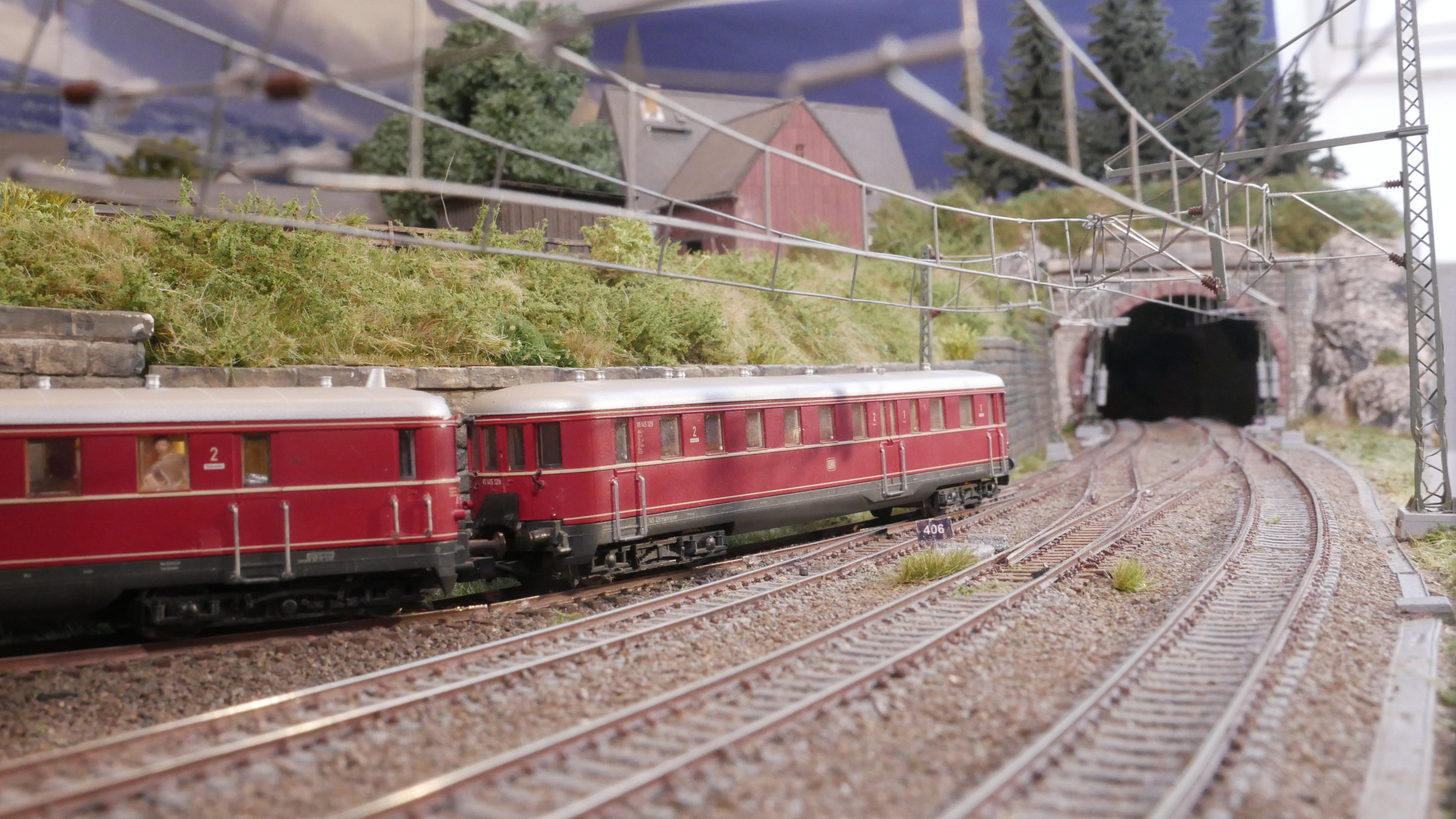 Hauptstrecke mit vom Abzweig kommenden VT 137